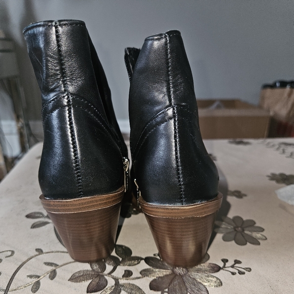 Vince Camuto Amtinda Bootie - Picture 5 of 5